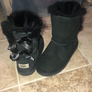 black bailey bow uggs